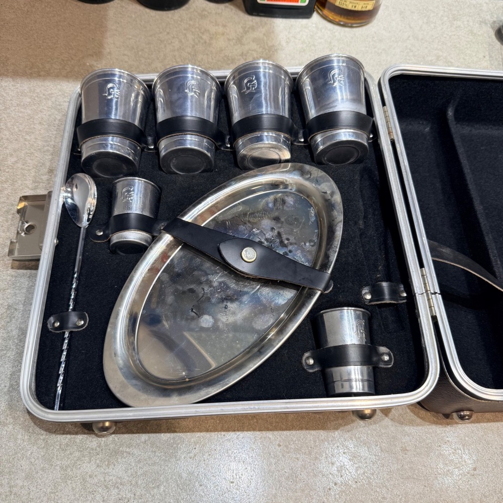 Vintage Executair 707 Portable Travel Bar Case Cocktail Set 6 Cups Mid Century - Picture 4 of 10